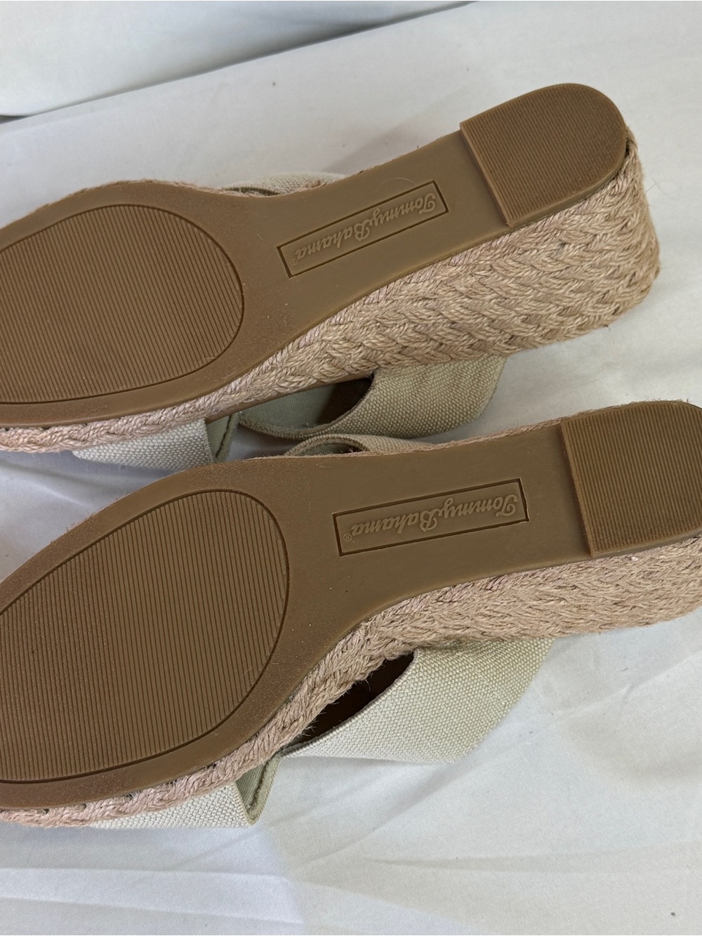 Tommy Bahama Wedge Sandels - Picture 6 of 7